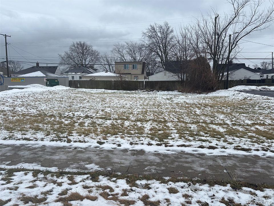 2nd image of 2 Northline Rd