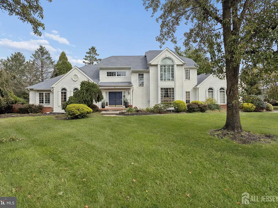 17 Glacier Dr