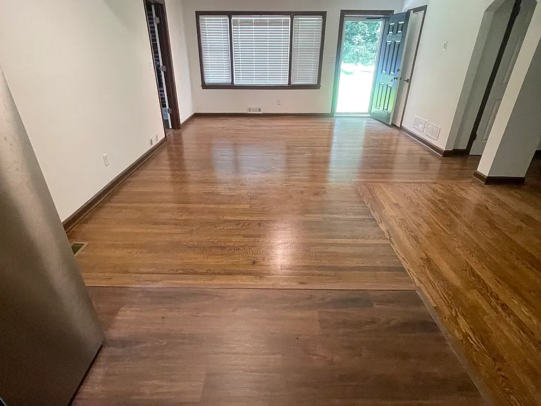 2437 Ivydale Dr SW — Photo 3