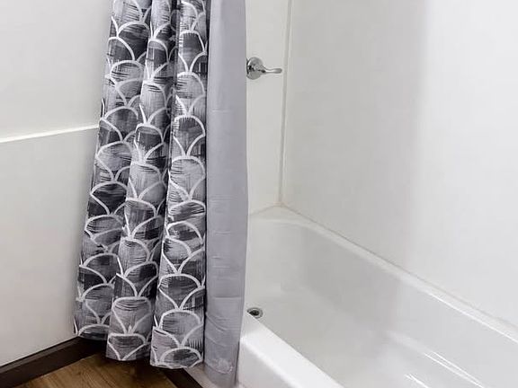 5th image of 2426 W Antoinette St
