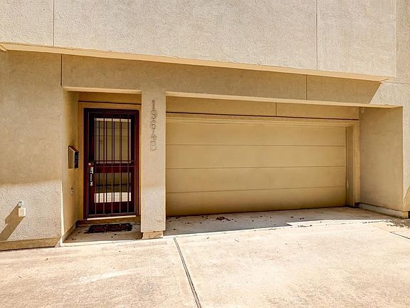 3rd image of 1964 W McKinney St Unit B