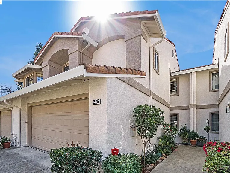 225 Portola Dr — Photo 1