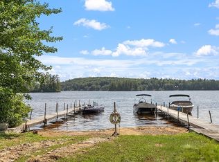 7 Lake Shore Dr, Center Barnstead, NH 03225