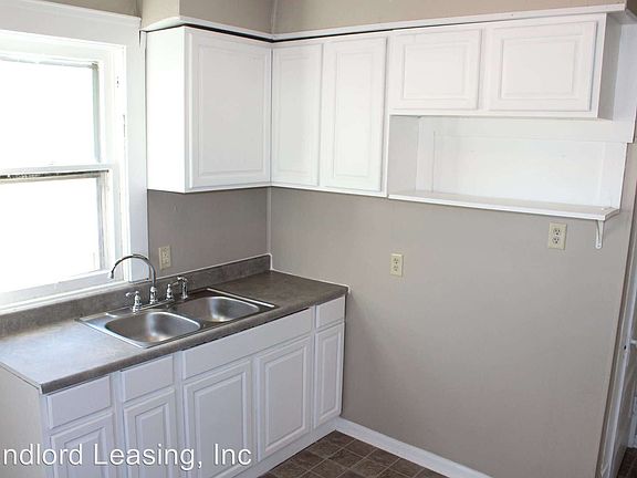 5th image of 828 W 20th St
