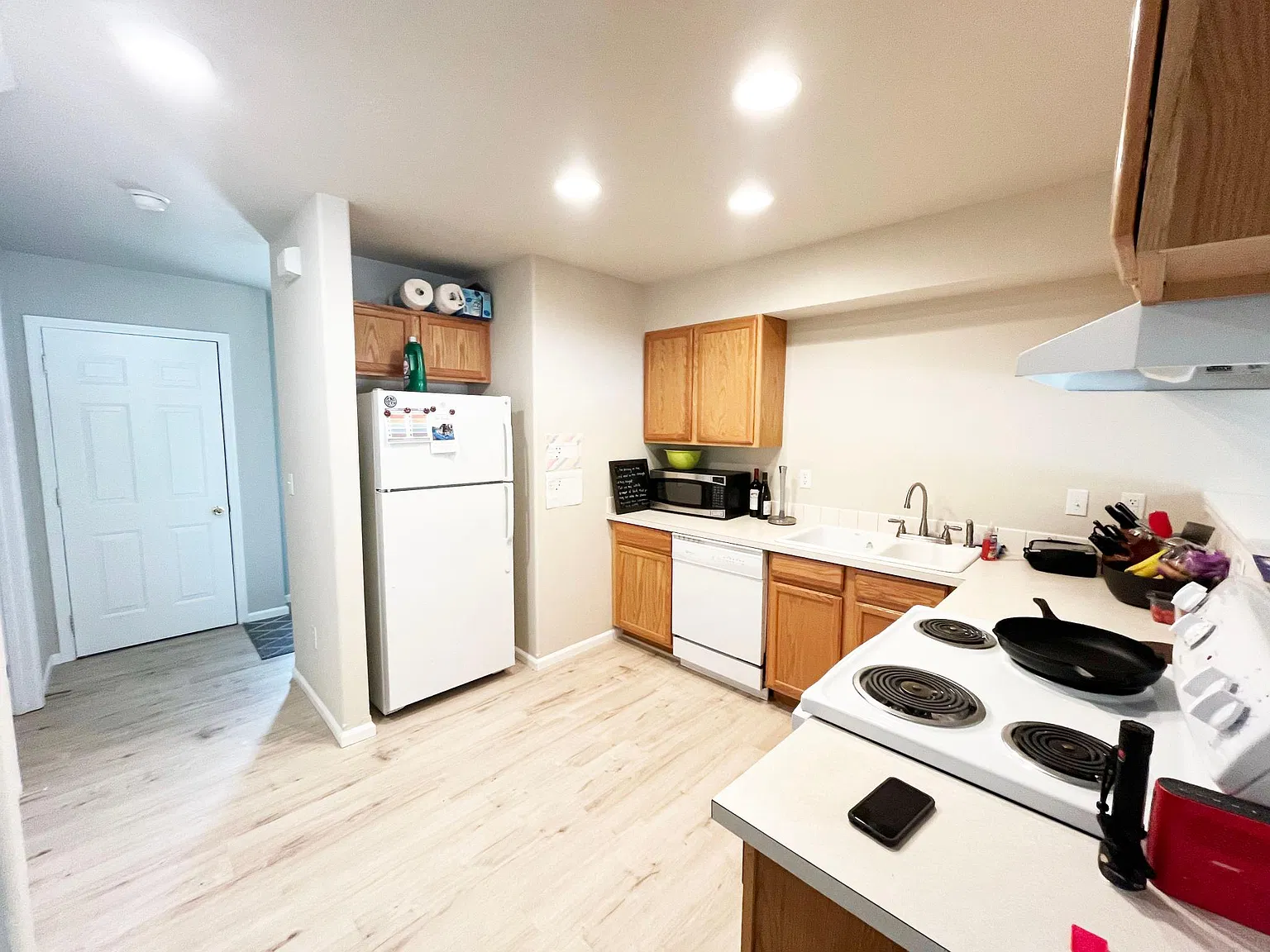 2 bed, 1.5 bath, 1184 sqft, $1,895 — Photo 4