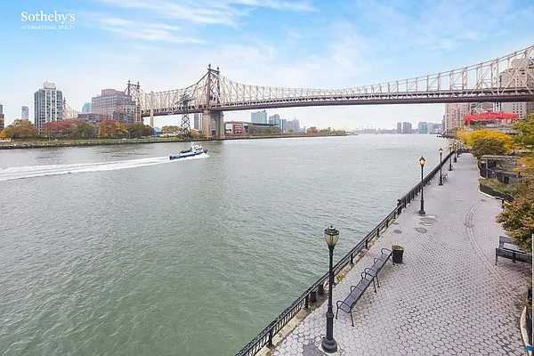 Sold by Sotheby's International Realty | media 28