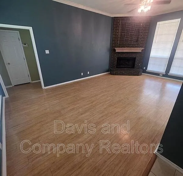 5203 Canadian Ave — Photo 3