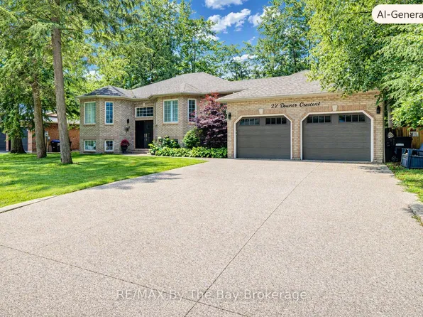 22 Downer Cres, Wasaga Beach, ON L9Z 1C2