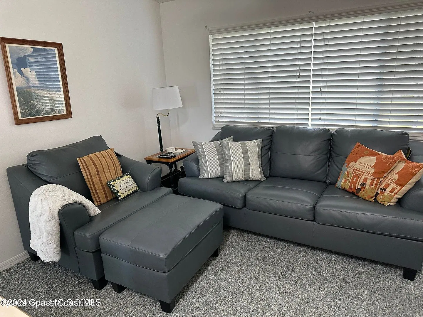 706 Beach Park Ln — Photo 3