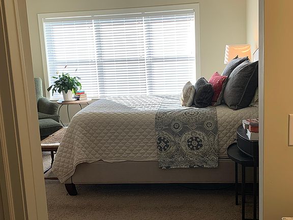 Master bedroom (different angle)