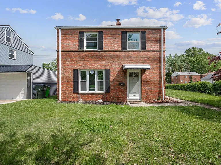 21001 Priday Ave — Photo 2