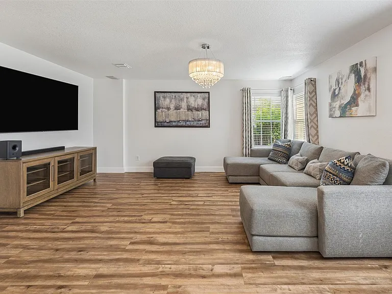 1653 Knight Trl — Photo 17
