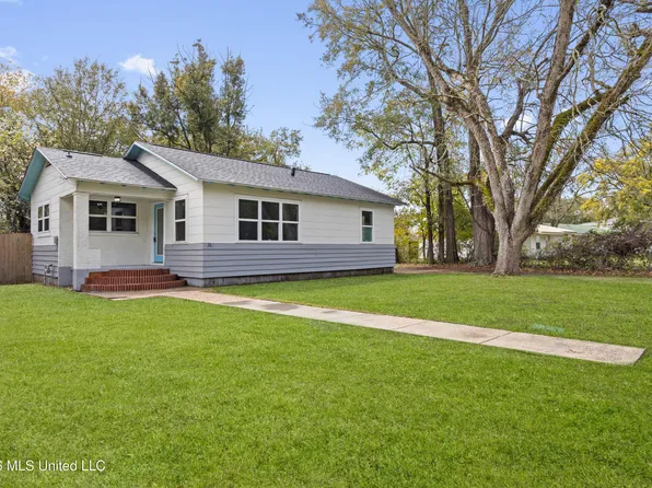 311 W Old Pass Rd, Long Beach, MS 39560