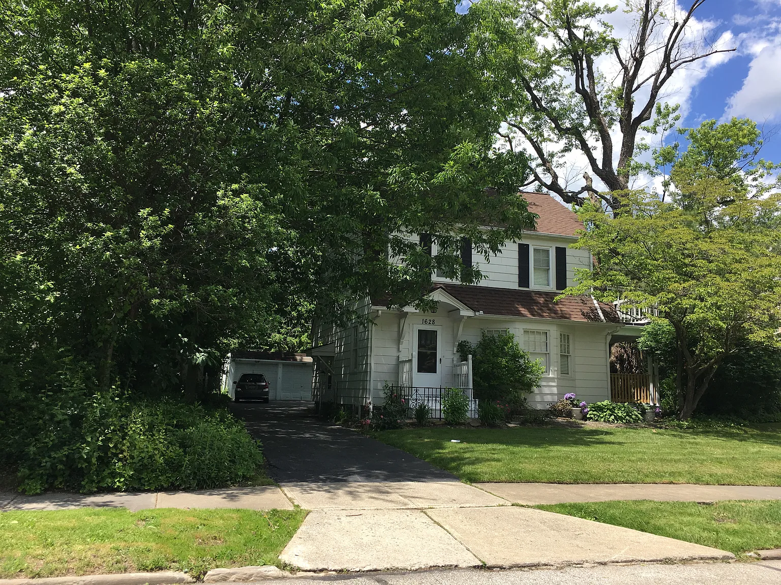 1628 Maple Rd photo 1