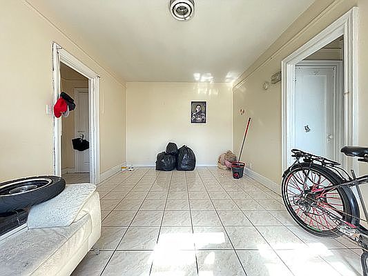 4th image of 6724 8th Ave #D2