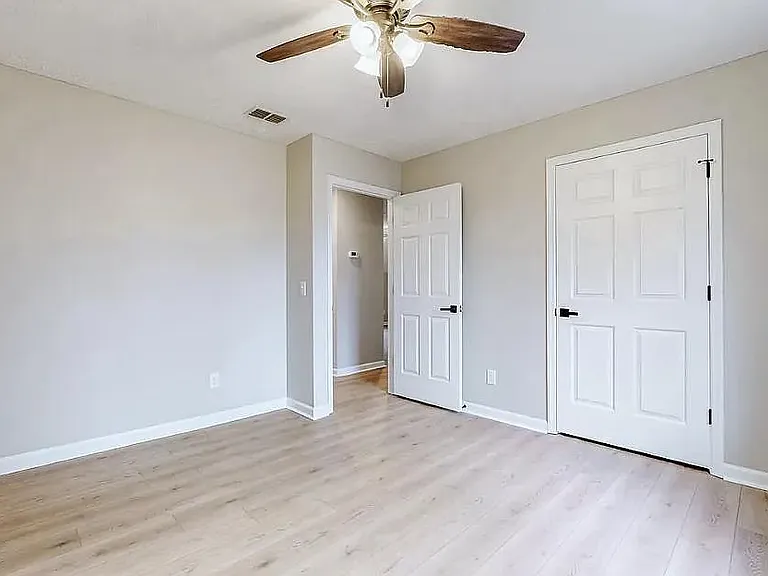 206 Moorhill Ave — Photo 8