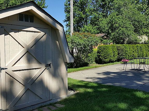 5th image of 52641 Brookcrest Dr