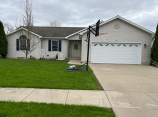 304 Lake Lida Ln, Rochelle, IL 61068