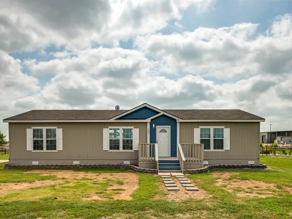 1341 Speedway Dr, Rhome, TX 76078