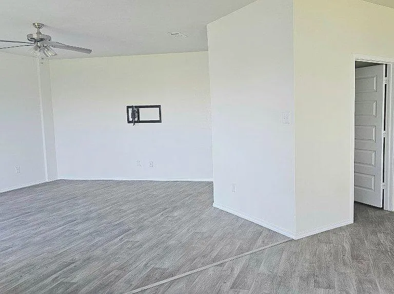 gameroom/second family room