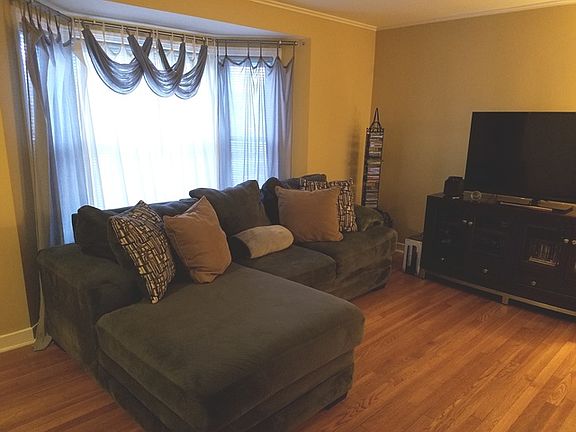 5th image of 2620 S 58th Ct
