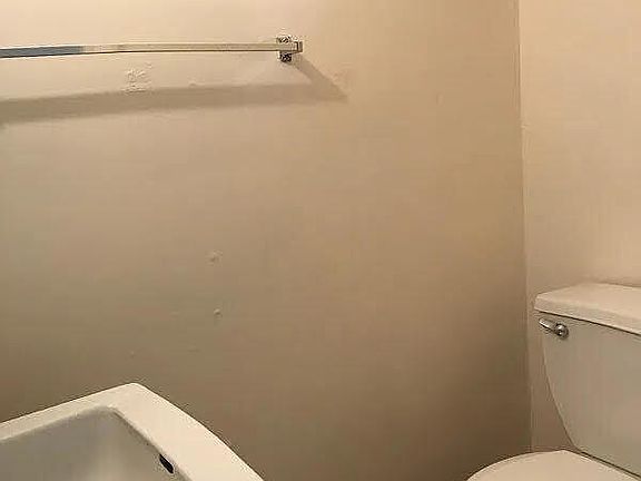 4th image of 1421 Cherrycrest Dr