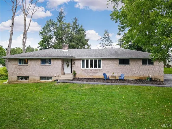 1739 Seidersville Rd, Bethlehem, PA 18015