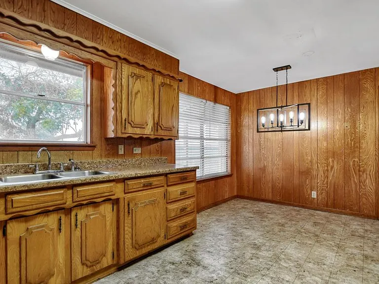 30795 US Highway 82 — Photo 10