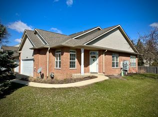 1735 Windward Ave, Naperville, IL 60563