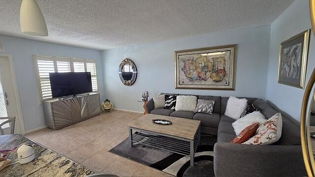 1st image of 4030 Rexford Rd #403