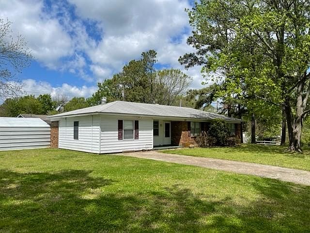 1st image of 165 East Dr