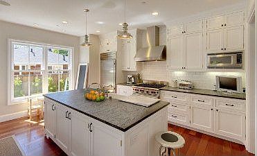 Kitchen :: 74 Nelson