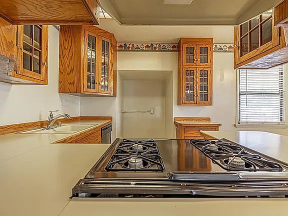 4th image of 5306 W Avenue L8