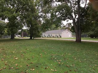 17550 Kentucky St, Benton, IL 62856