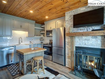 101 Sugar Ski Drive UNIT 112, Banner Elk, NC, 28604