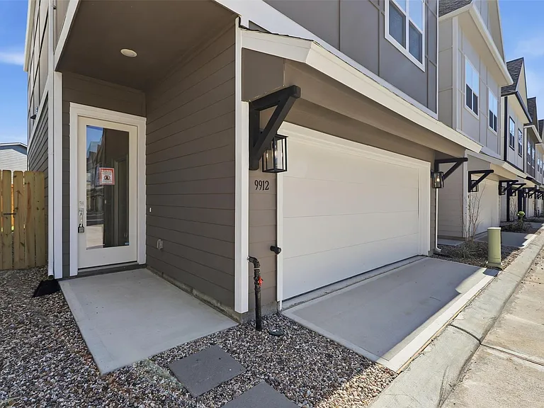 9906 Clark Canyon Ln — Photo 50