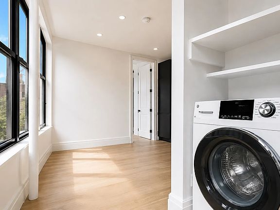 5th image of 371 Broome St #20A