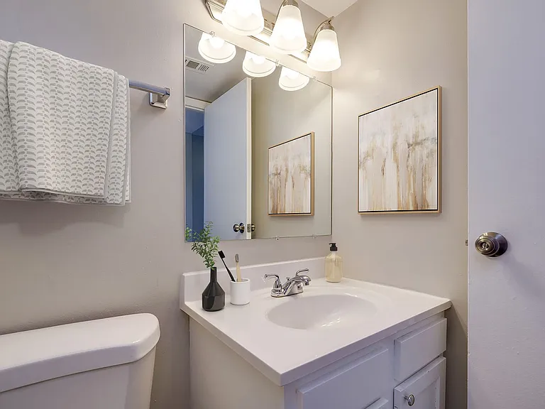 Woodmere Apartments — Photo 12