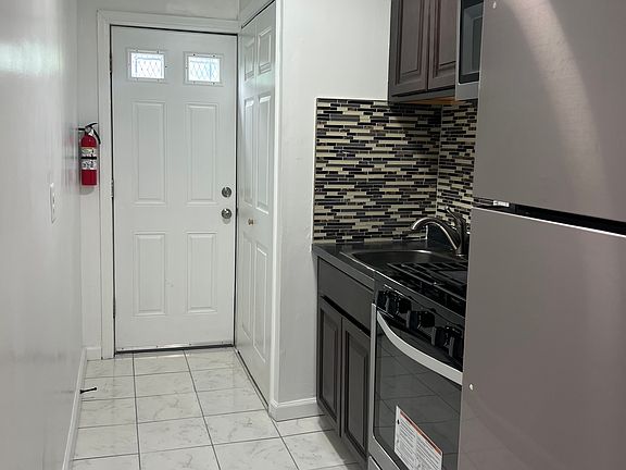 3rd image of 4331 Hunt Pl NE
