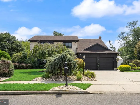 5 Chateau Dr, Cherry Hill, NJ 08003