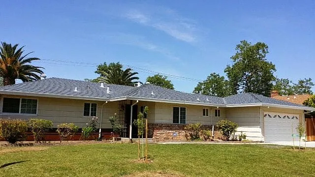 3 bed, 1.5 bath, 1300 sqft, $2,600 — Photo 2