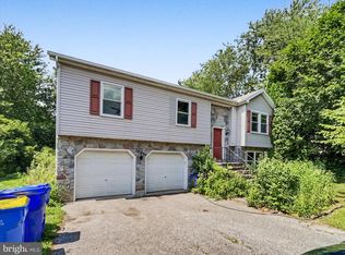 10 Hitching Post Cir, Thomasville, PA 17364