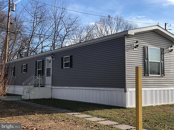 3rd image of 9 Starling Ln #9