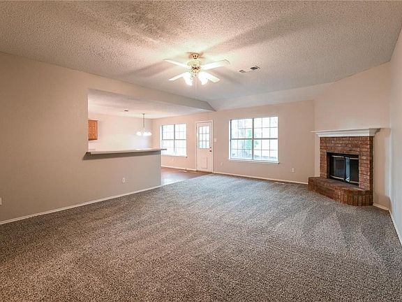 2nd image of 2723 Red Oak Dr