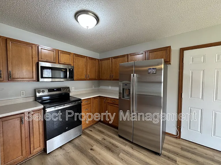 829 Willen Ln — Photo 5