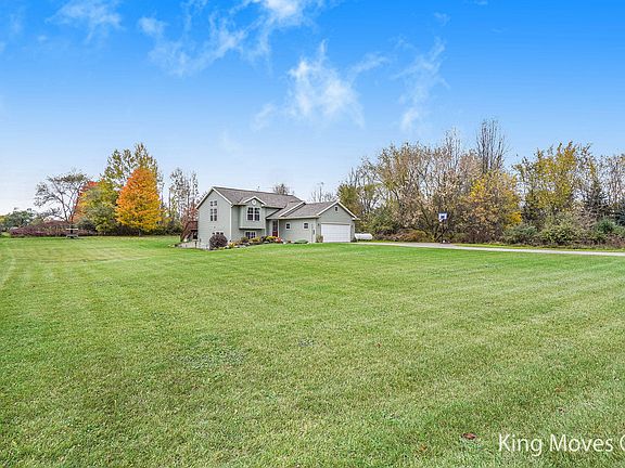 3rd image of 14715 Aveinida Dr NE