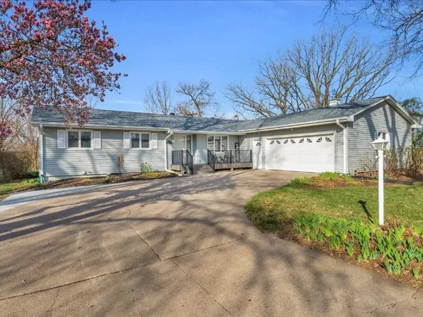 210 E Florence Ave, Glenwood, IA 51534