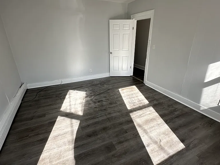 515 Jane St #1L — Photo 9