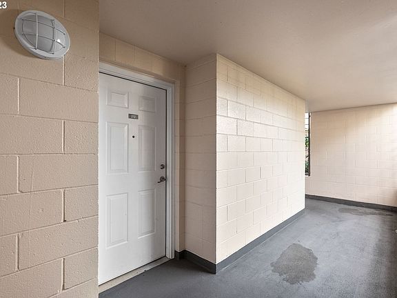 Entrance/Foyer>