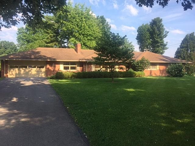 2nd image of 3205 Tates Creek Rd